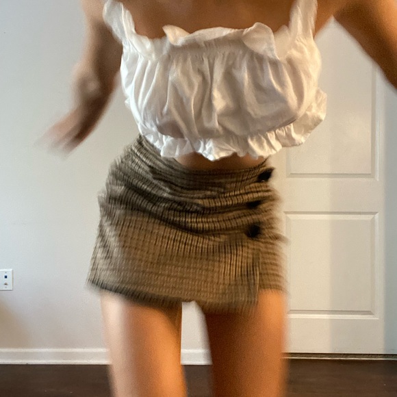 Love Tree Plaid Mini Skort - Picture 7 of 8